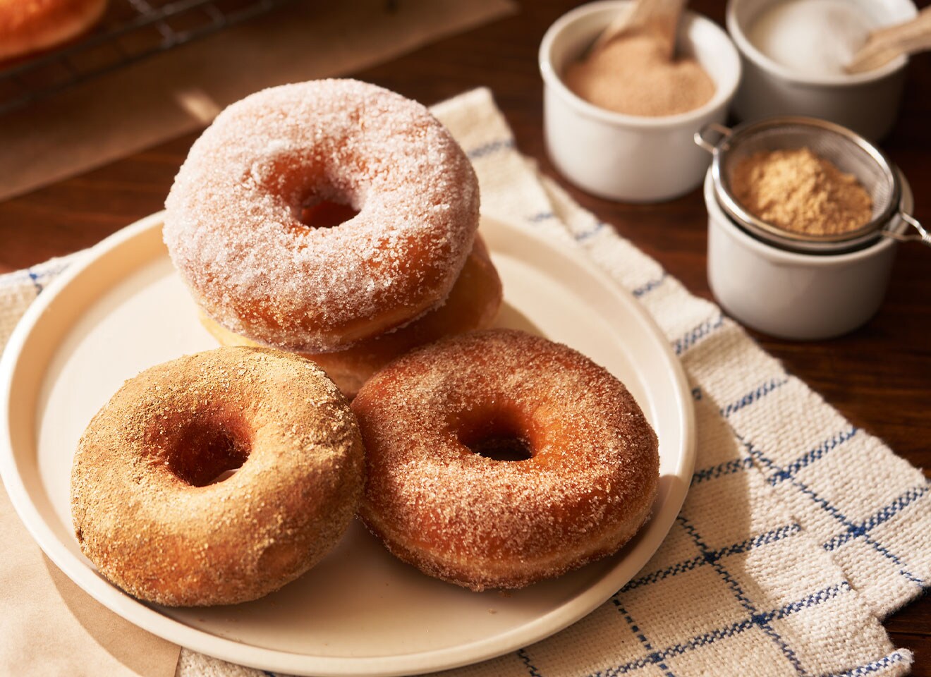 おうちで揚げたて！ふわモチドーナッツキット｜HIGUMA Doughnuts 